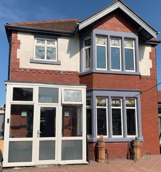 Family Holiday Home Blackpool Buitenkant foto