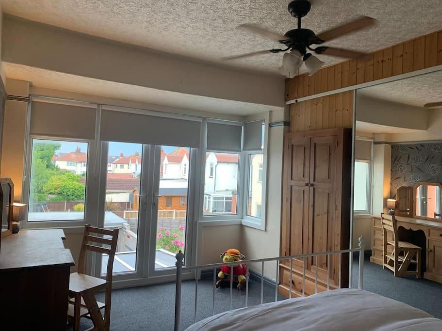 Family Holiday Home Blackpool Buitenkant foto