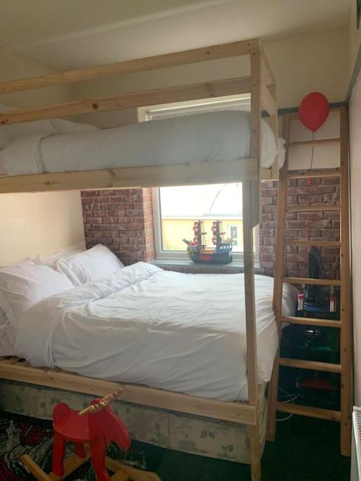 Family Holiday Home Blackpool Buitenkant foto