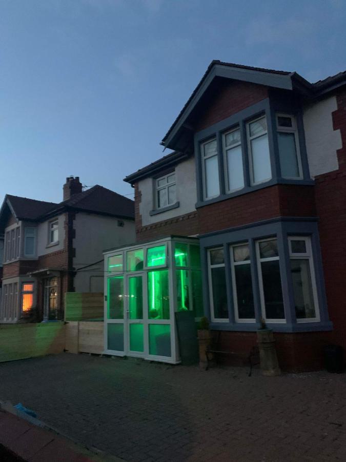 Family Holiday Home Blackpool Buitenkant foto